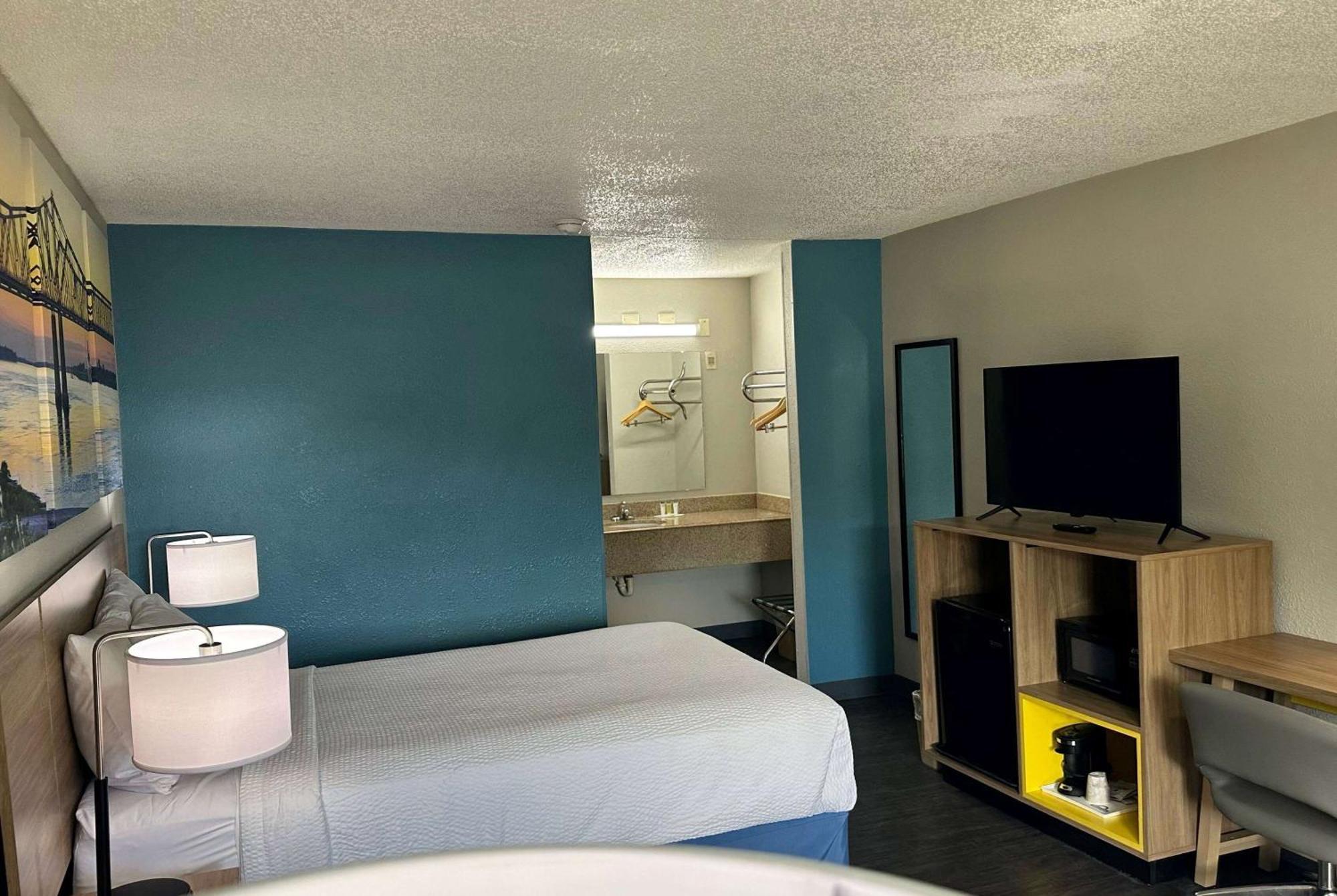 Days Inn By Wyndham Columbia Ne Fort Jackson Εξωτερικό φωτογραφία